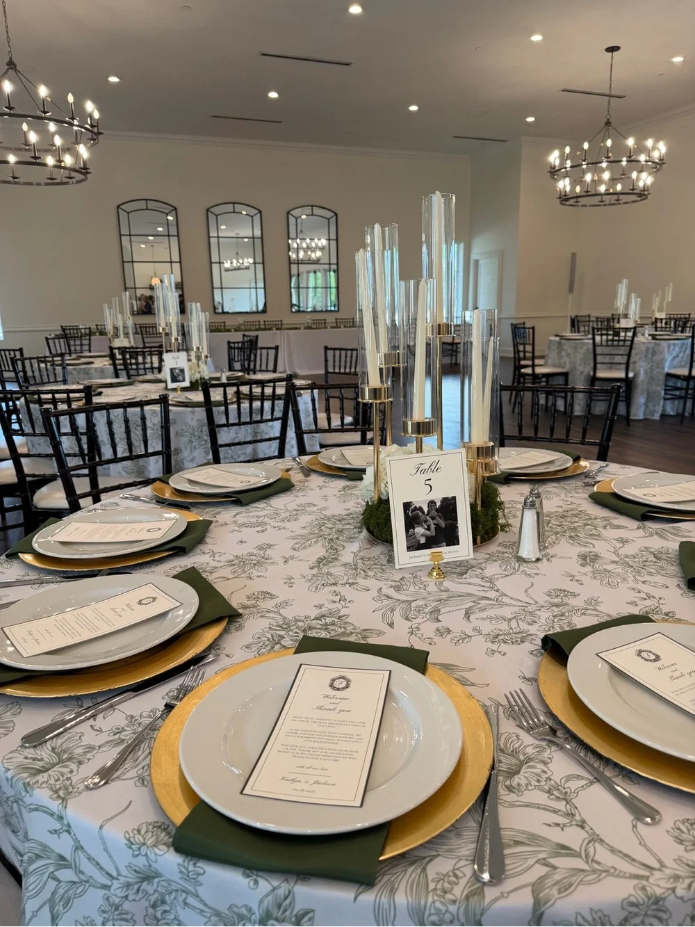 Lot of 10 Floral Green Toile Round Tablecloth - Home Dining